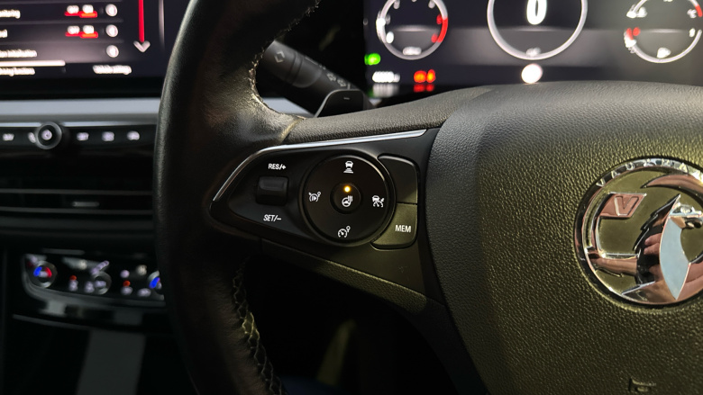 Vauxhall Grandland 1.5 Turbo D Ultimate 5dr Auto Diesel Hatchback